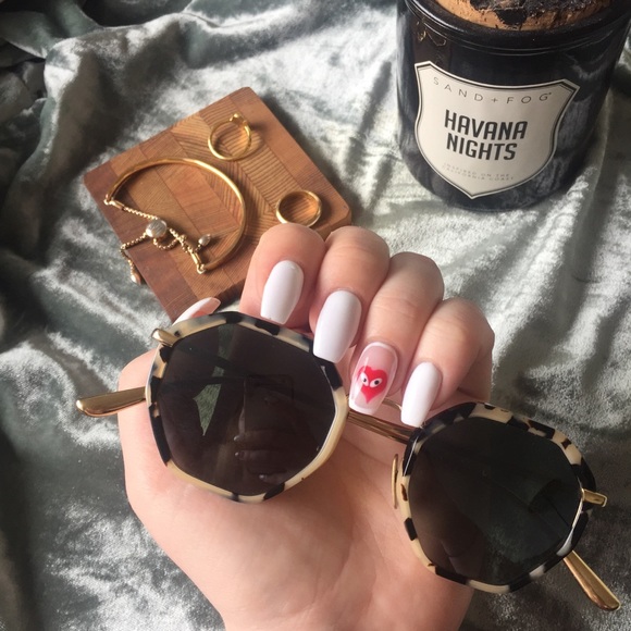 Bailey Nelson Accessories - BAILEY NELSON REBA SUNGLASSES